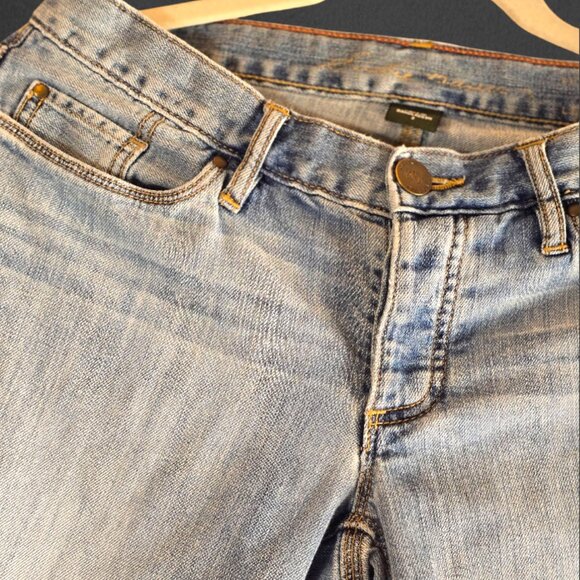 EDDIE BAUER Light Wash Straight Leg Button Up Jeans sz 2 - Picture 6 of 7